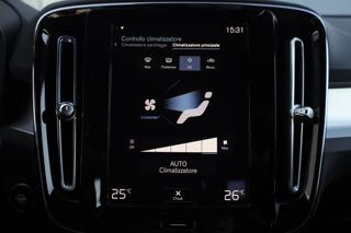 VOLVO XC40 usata, con Luci diurne
