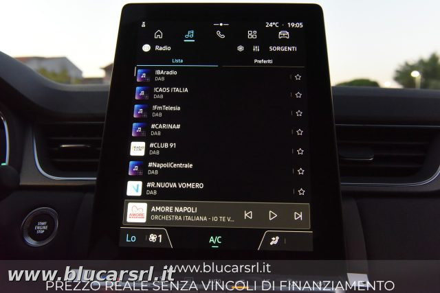 RENAULT Captur usata 17