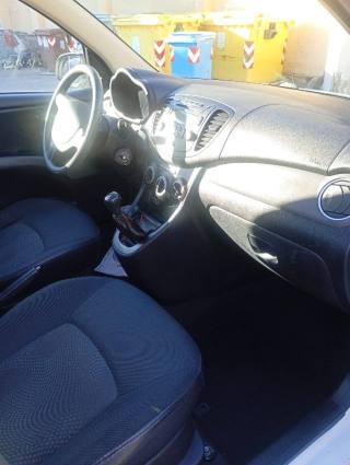 HYUNDAI i10 usata, con Autoradio