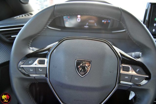 PEUGEOT 2008 usata, con Autoradio