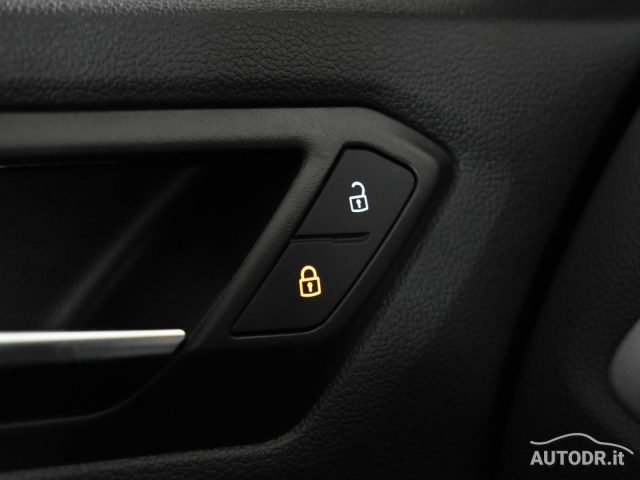 VOLKSWAGEN T-Roc usata, con Volante multifunzione