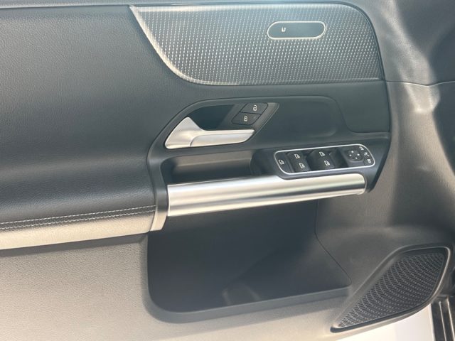 MERCEDES-BENZ B 200 usata, con Sistema di navigazione