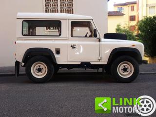 LAND ROVER Defender usata, con Gancio traino