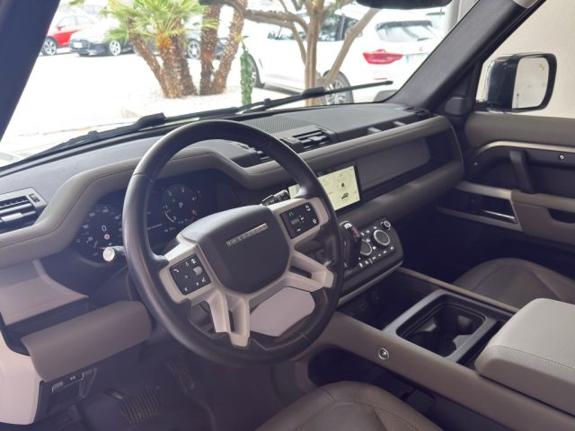LAND ROVER Defender usata 26