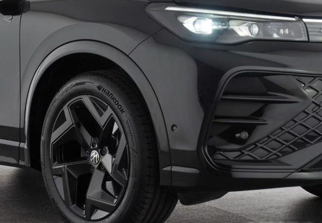 VOLKSWAGEN Tiguan usata, con Autoradio