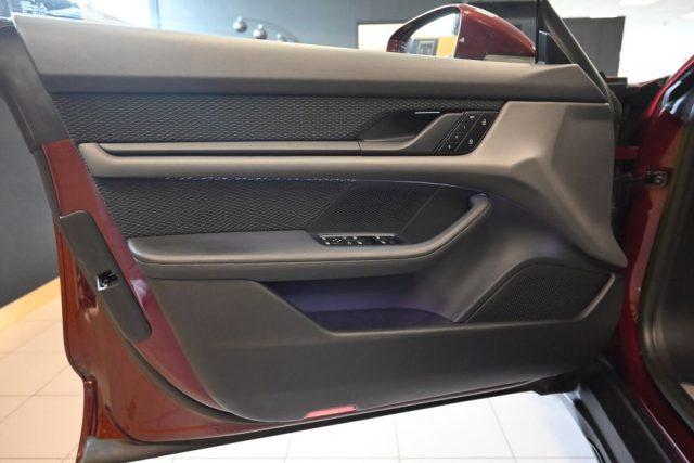 PORSCHE Taycan usata 125