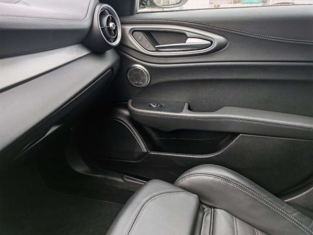 ALFA ROMEO Giulia usata, con Autoradio