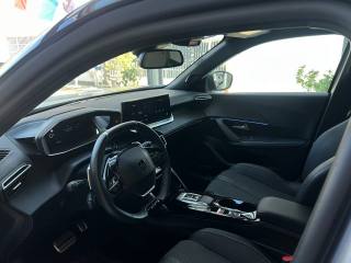PEUGEOT 2008 usata, con Fari full-led