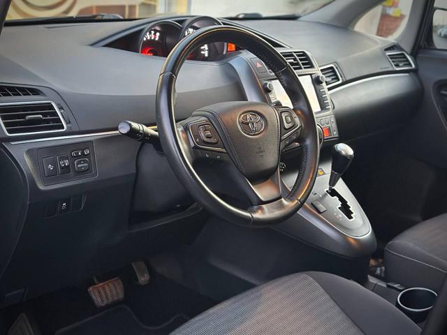 TOYOTA Verso usata, con USB