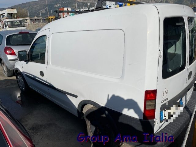OPEL Combo usata, con Controllo automatico clima