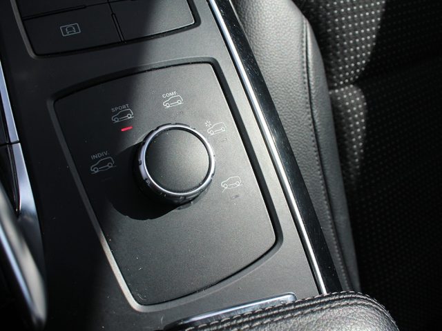 MERCEDES-BENZ GLE 250 usata, con Luci diurne