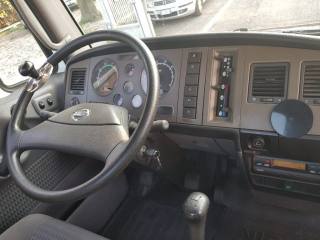 NISSAN  usata 3