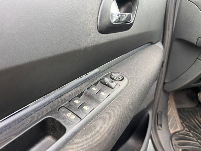 PEUGEOT 5008 usata, con Autoradio