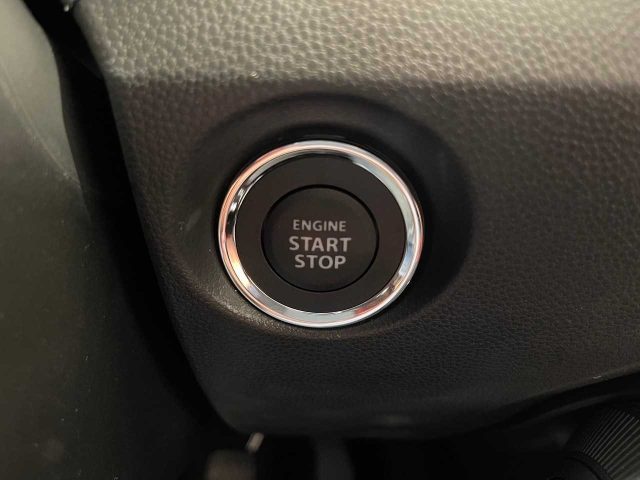 SUZUKI Ignis usata, con Frenata d