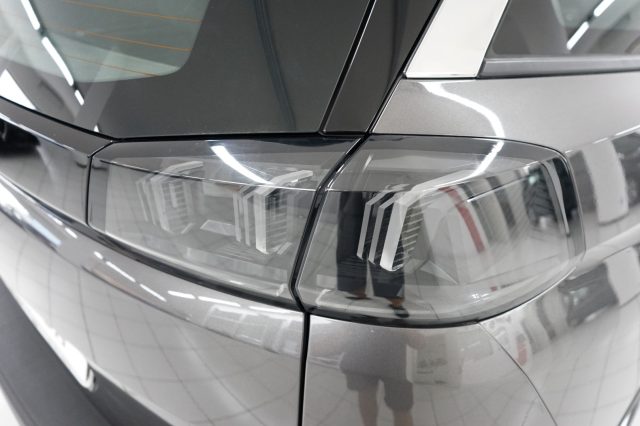 PEUGEOT 5008 usata, con Sensori di parcheggio posteriori