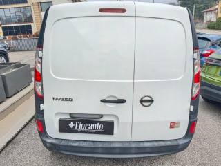 NISSAN NV250 usata, con Autoradio