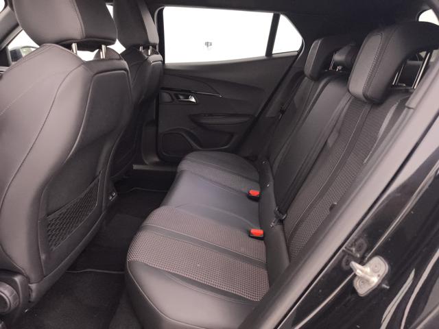 PEUGEOT 2008 usata, con Leve al volante