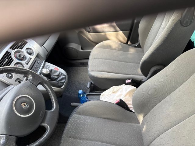 RENAULT Grand Scenic usata, con Airbag laterali