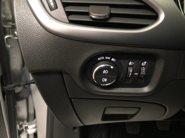 OPEL Astra usata, con Volante multifunzione