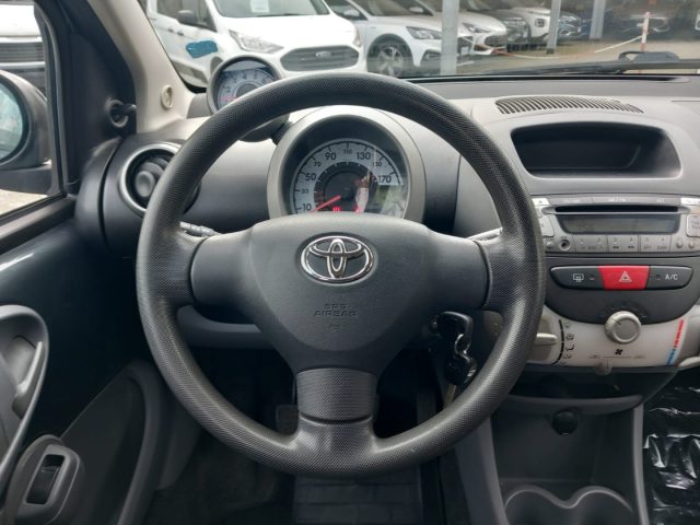 TOYOTA Aygo usata 18