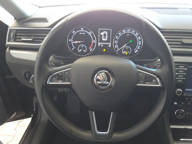 SKODA Superb usata, con Controllo trazione