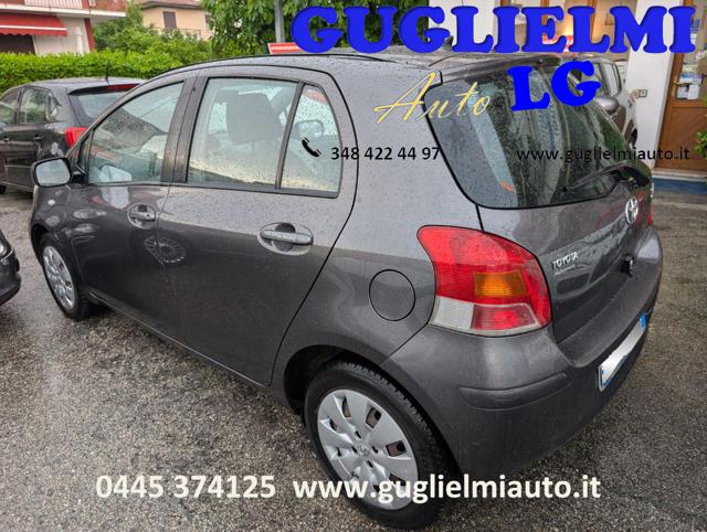 TOYOTA Yaris usata, con Specchietti laterali elettrici