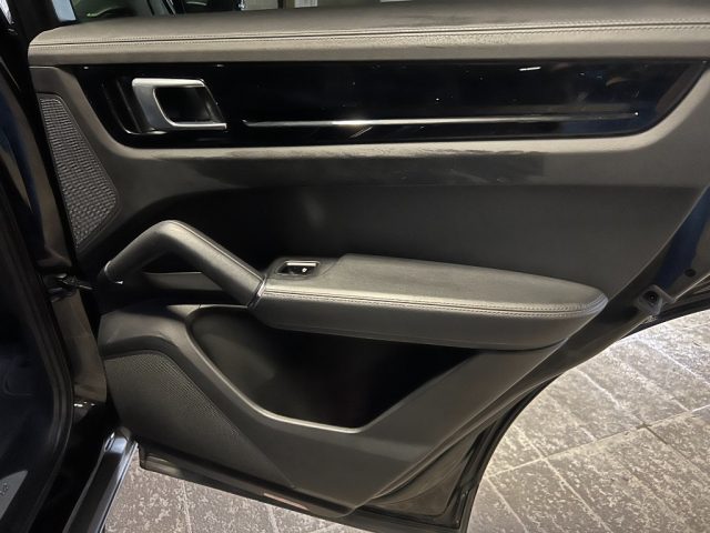 PORSCHE Cayenne usata, con Fari Xenon