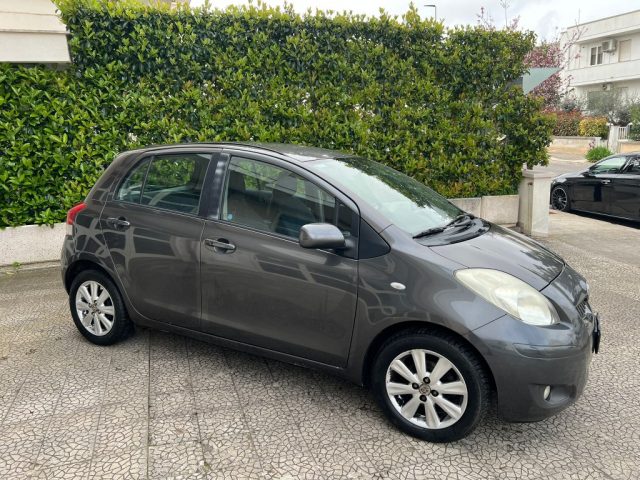 TOYOTA Yaris usata, con Airbag