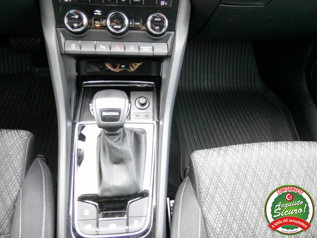 SKODA Karoq usata, con Specchietti laterali elettrici