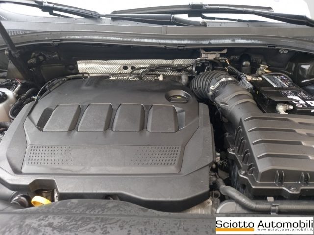 VOLKSWAGEN Tiguan usata, con Bracciolo