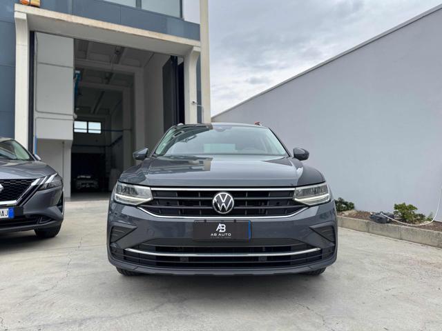 VOLKSWAGEN Tiguan usata, con Airbag