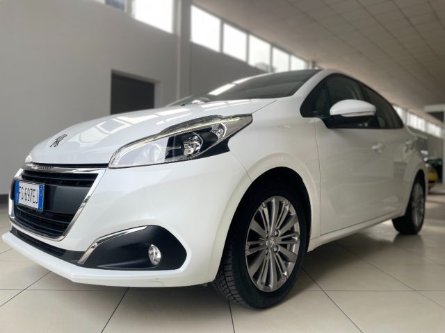 PEUGEOT 208 usata, con Isofix
