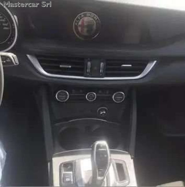 ALFA ROMEO Stelvio usata, con Alzacristalli elettrici