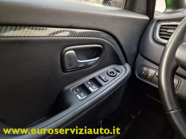 KIA Carens usata, con Sensori di parcheggio posteriori