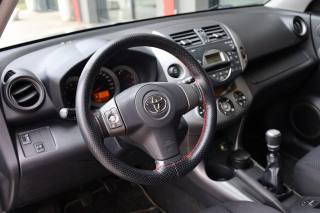 TOYOTA RAV 4 usata, con Isofix