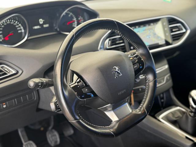 PEUGEOT 308 usata, con Park Distance Control