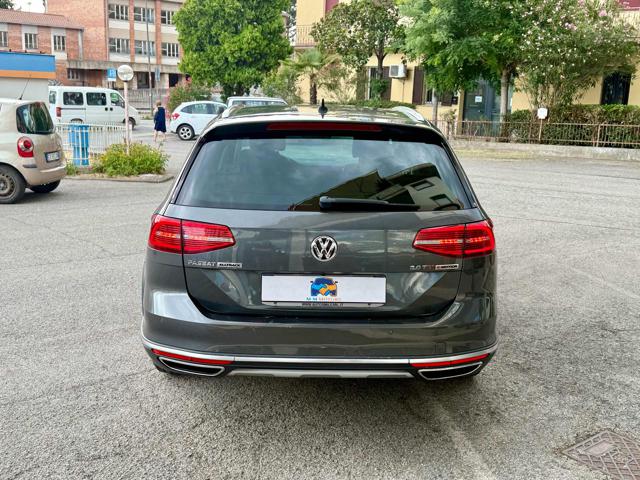 VOLKSWAGEN Passat usata, con Autoradio