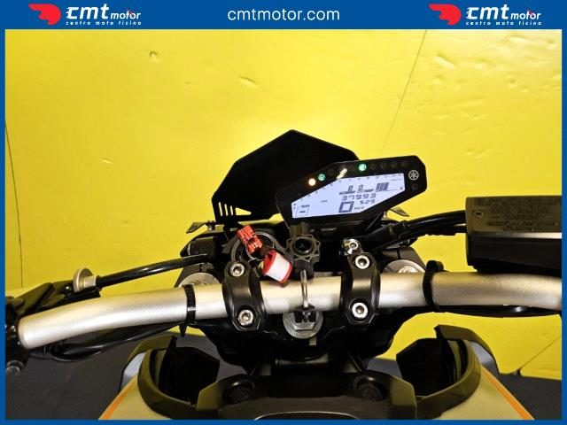 YAMAHA MT-09 usata 13