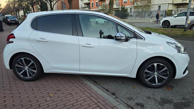 PEUGEOT 208 usata, con Cerchi in lega