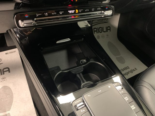 MERCEDES-BENZ A 180 usata, con Fari direzionali