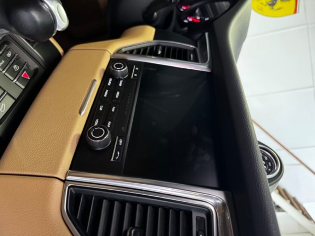 PORSCHE Macan usata, con Bracciolo