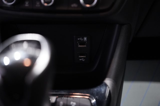 OPEL Crossland usata, con USB