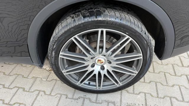PORSCHE Cayenne usata, con Autoradio