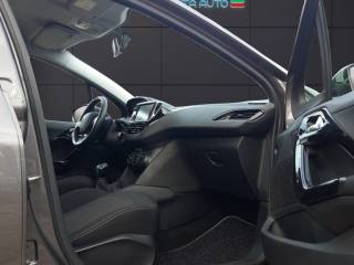 PEUGEOT 208 usata, con Volante in pelle