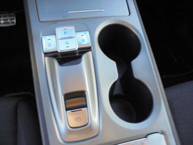 HYUNDAI Kona usata, con Airbag testa