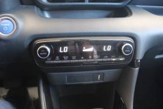 TOYOTA Yaris usata, con Specchietti laterali elettrici