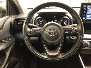 TOYOTA Yaris usata, con Autoradio digitale