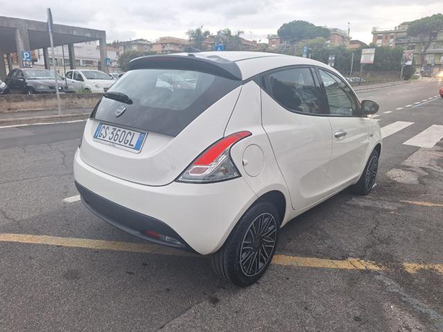 LANCIA Ypsilon usata, con Airbag laterali
