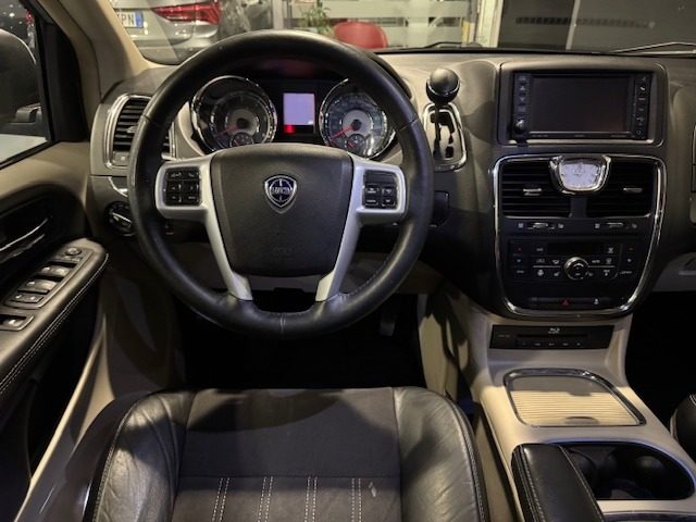 LANCIA Voyager usata, con Cerchi in lega