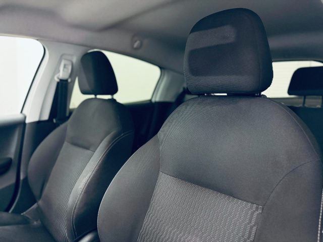 PEUGEOT 208 usata, con Controllo automatico clima